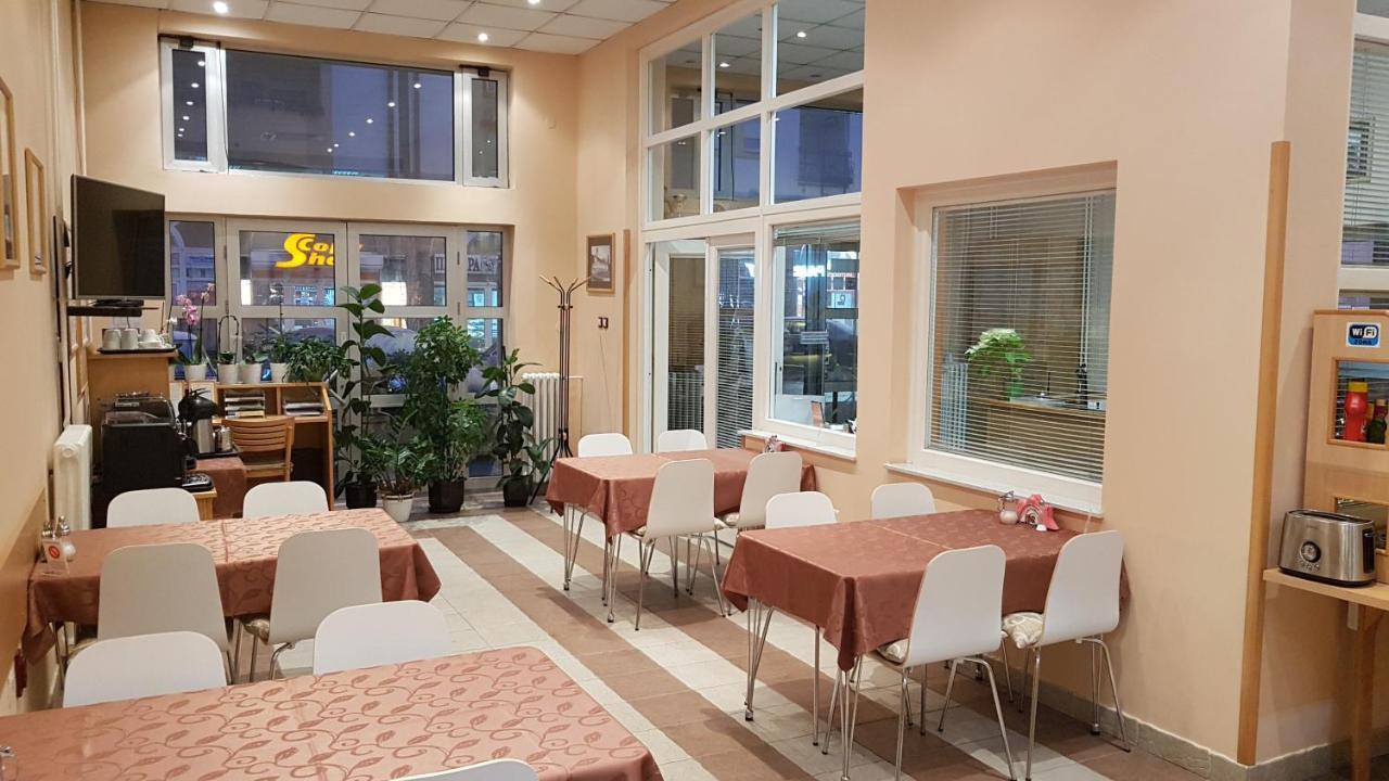 Voyager Bed & Breakfast Novi Sad Exterior foto